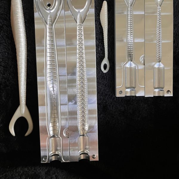 Wide Tail Jerk Shad Mould